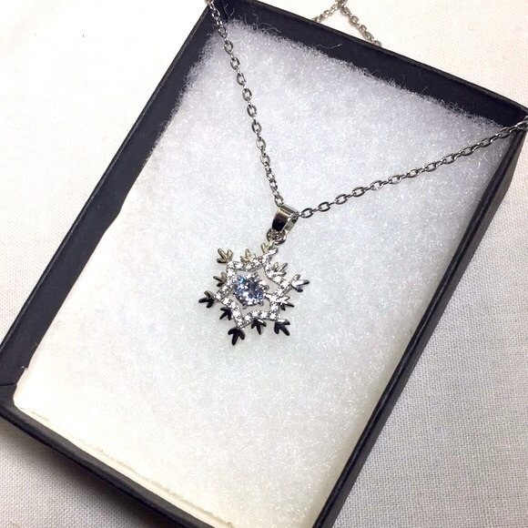 🍏50% OFF/3+...Snowflake Pendant Necklace - Picture 3 of 8